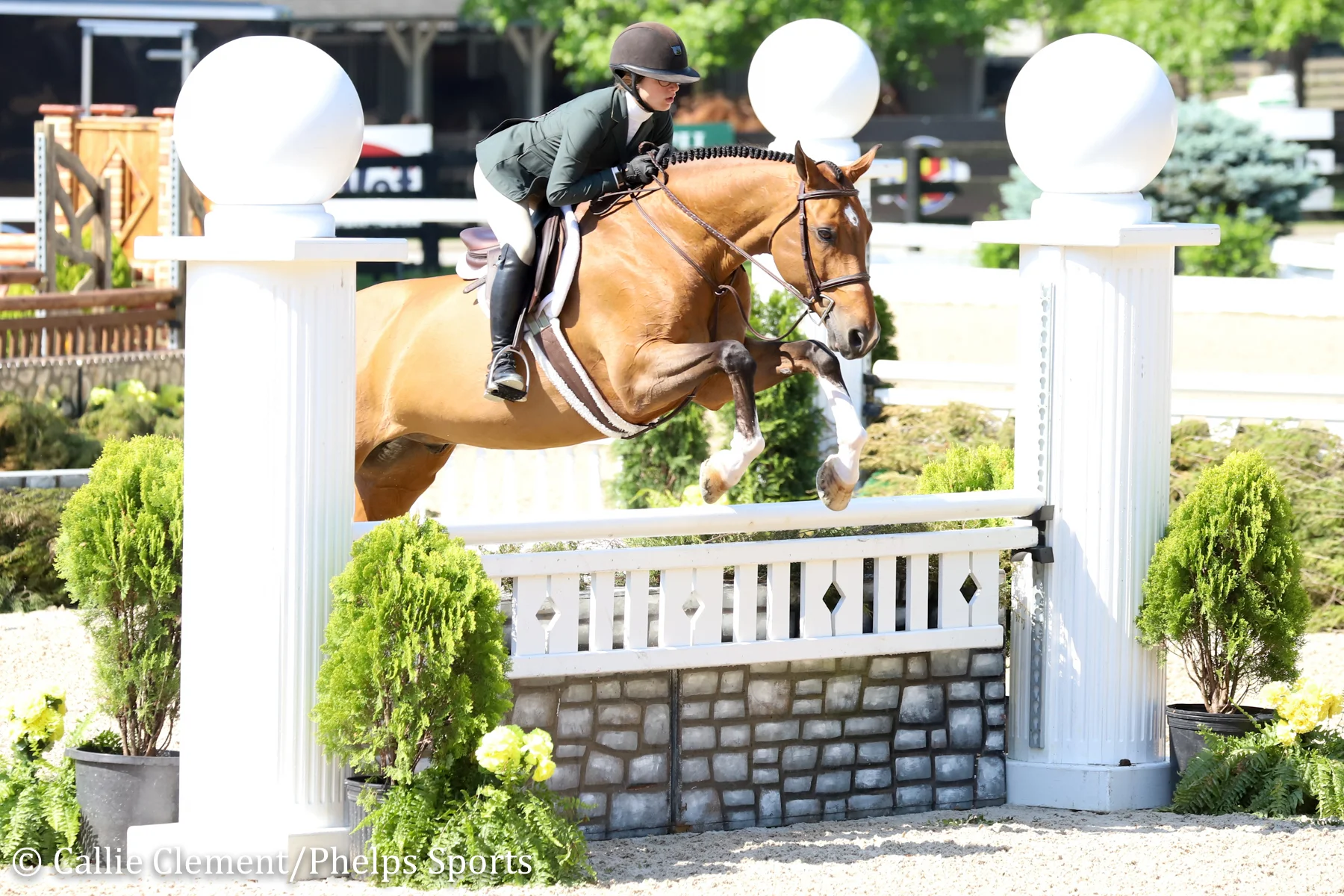 Campbell Kahn and Josephine Rose Lead First Day of Small Junior Hunter Competition