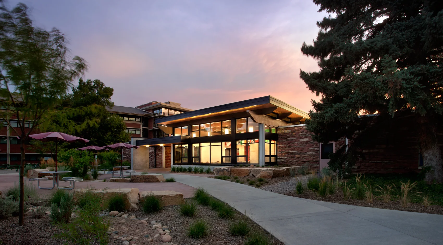colorado_state_university_fort_collins_parmelee_lounge_dusk_exterior.jpg