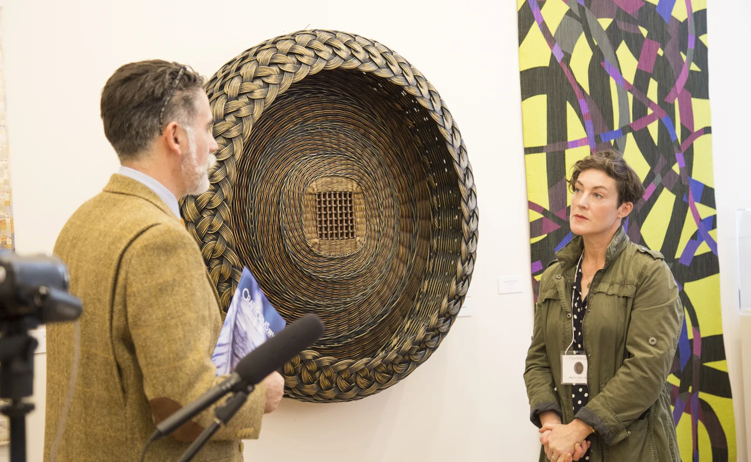 Stefano sharing in presentation with Peetah Tina (WA), Ring Border Basket with Lattice in Black and Brown