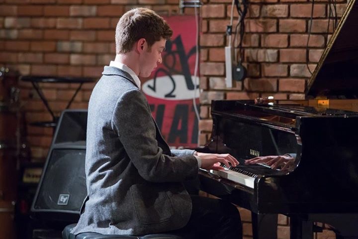 Playing solo at Bb Jazz Club in Tokyo