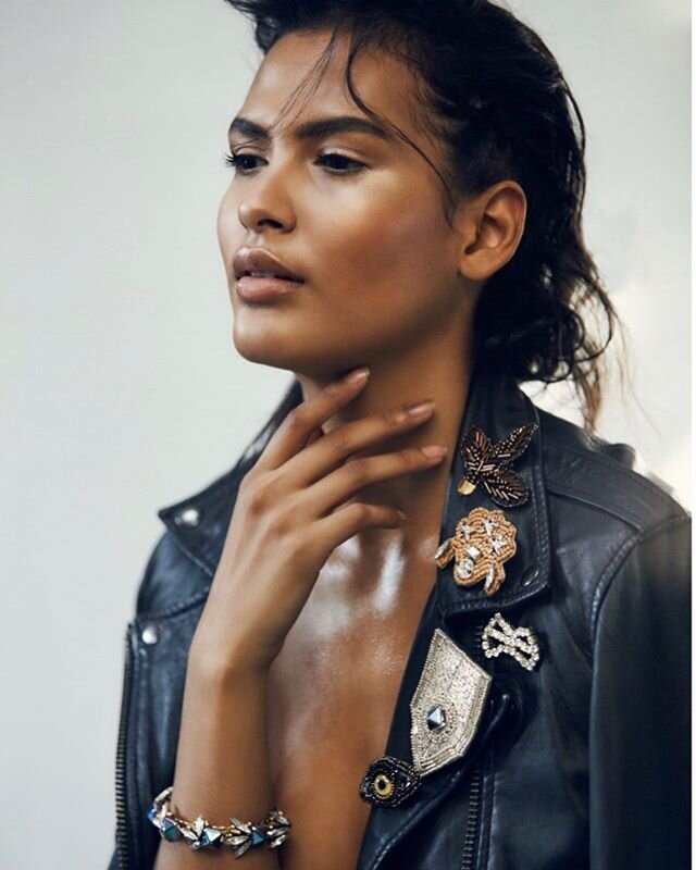 Style up your biker jacket with cool brooches @adrijewelry .
.
.
.
.
.
.
.
#madeinbrooklyn #madeinnyc l#womensfashion #newyorkfashion #style #musthave #spain #fashiongram #fashionstyling #nyfashion #fashionworld #igstyle #stylediaries #styleoftheday 