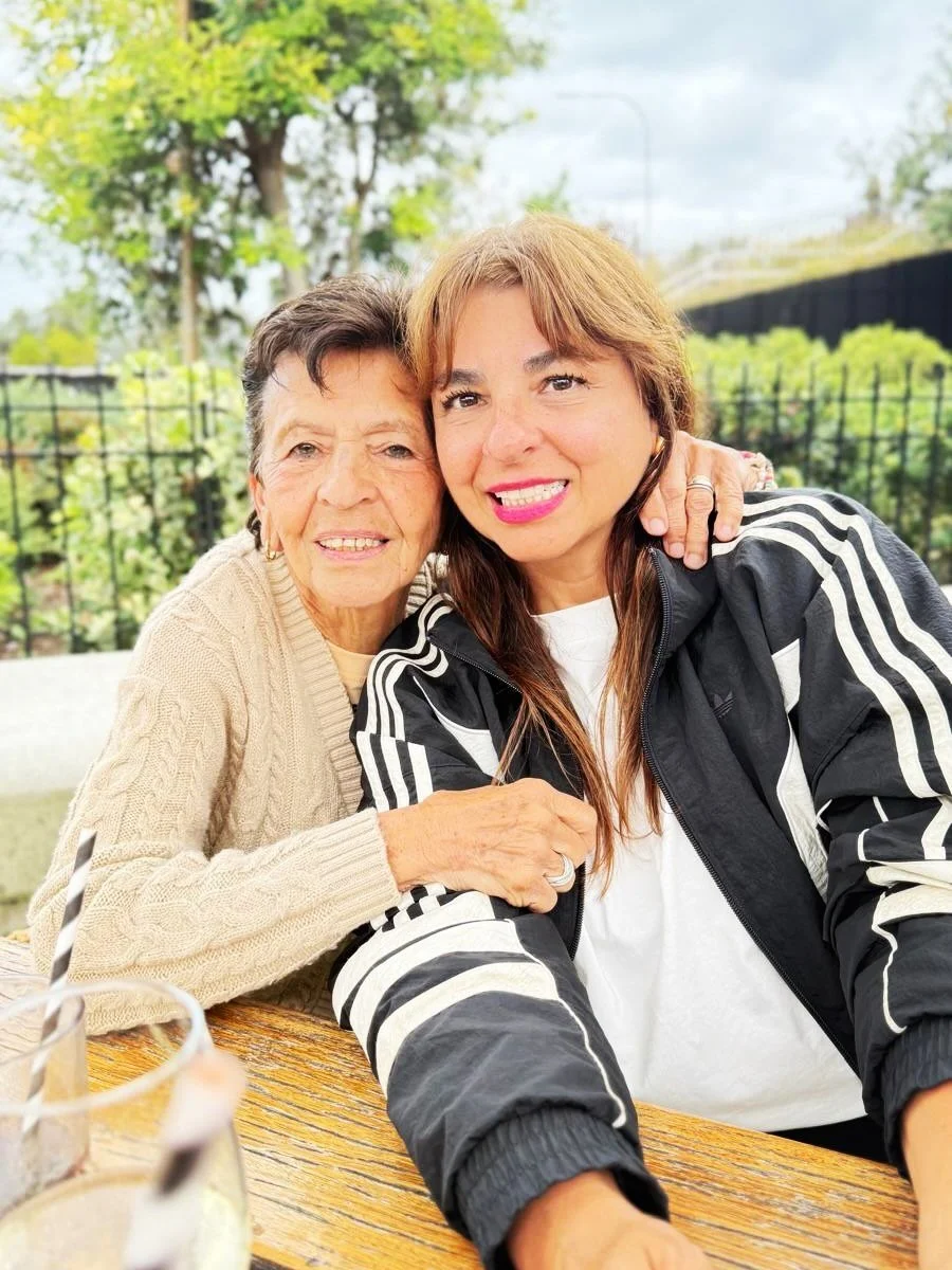 Happy Mother&rsquo;s Day to my only and beautiful @ceciliadevillarreal 🌷💕 and to all the gorgeous moms out there 🌹❣️
