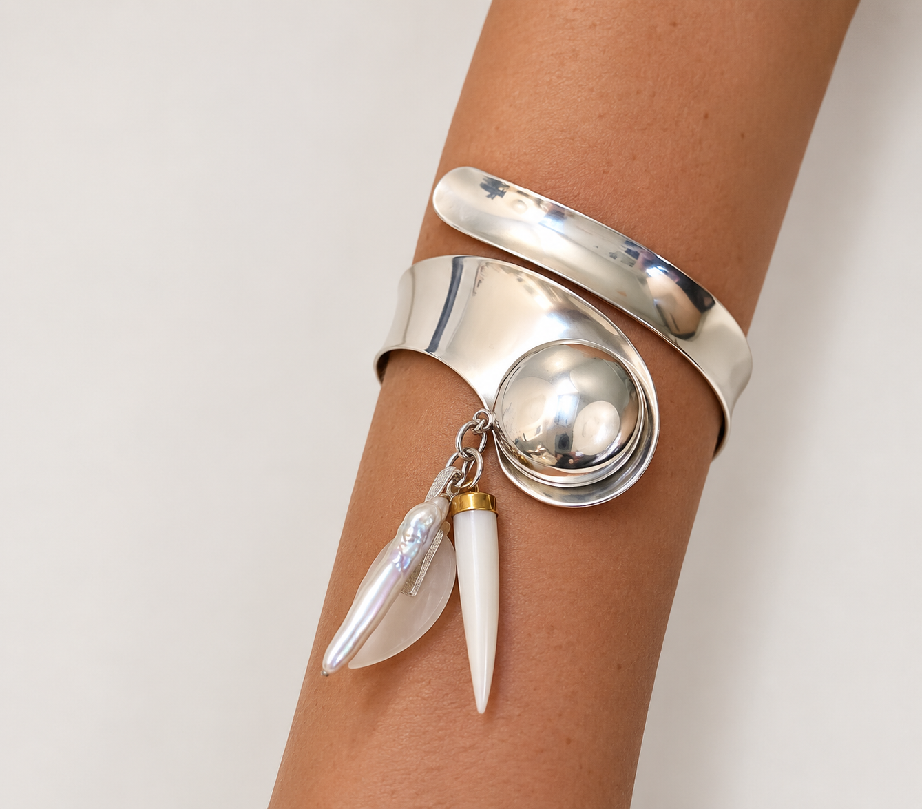 arm-cuff-silver-on.PNG