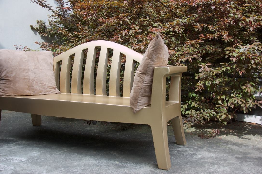 An example of the new metallic finish from Serralunga.
