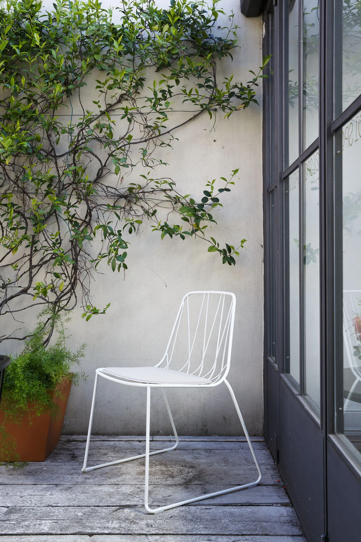 The sunsoaked SP01 terrace in Milan 