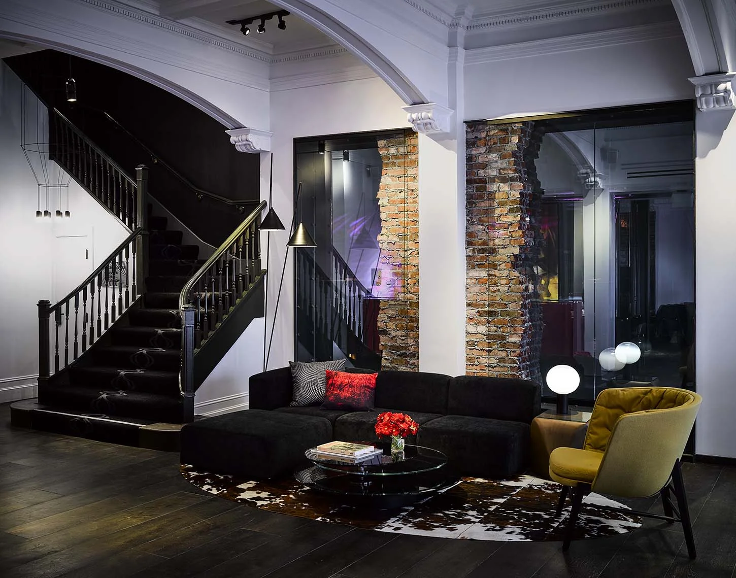03 - Zeppelin_Lobby_2_54477-edit.jpg