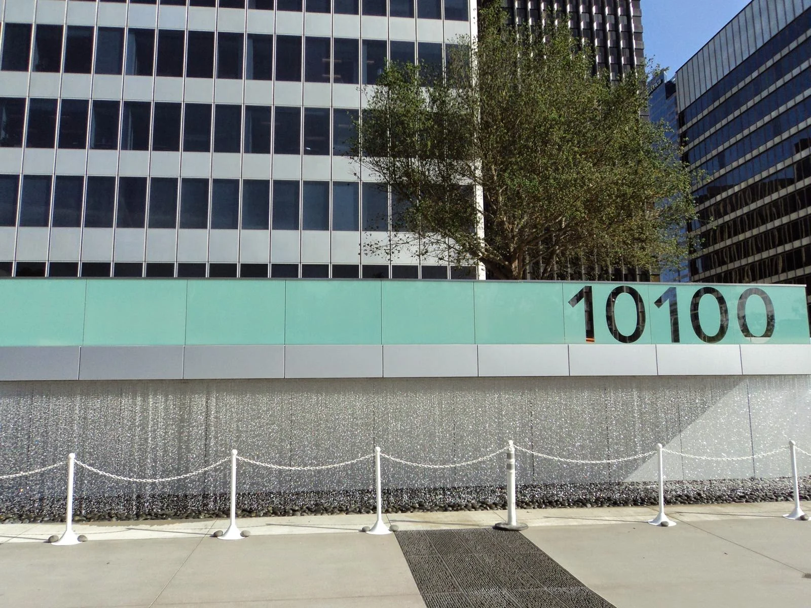 10100 Santa Monica Boulevard Exterior Building Signage