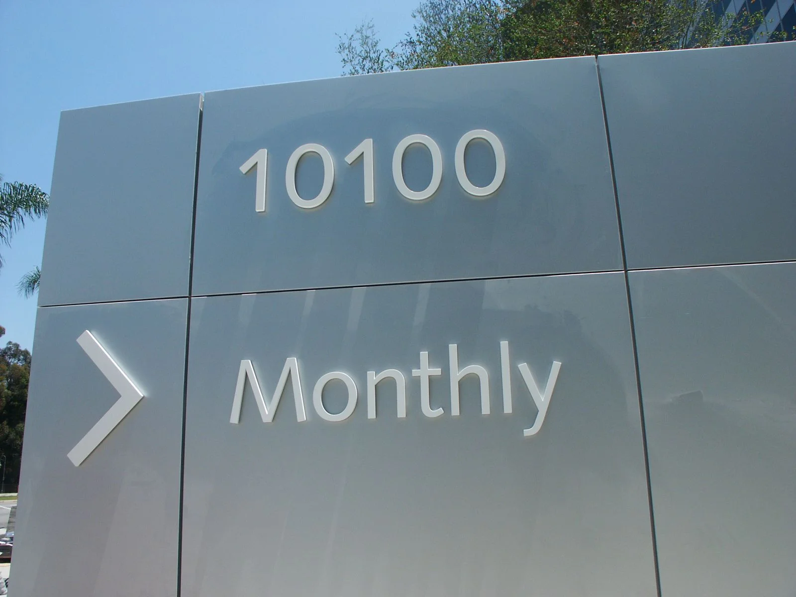 Vehicular Directional Wall Graphics