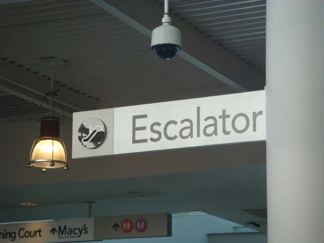 Blade Sign Directional on Column