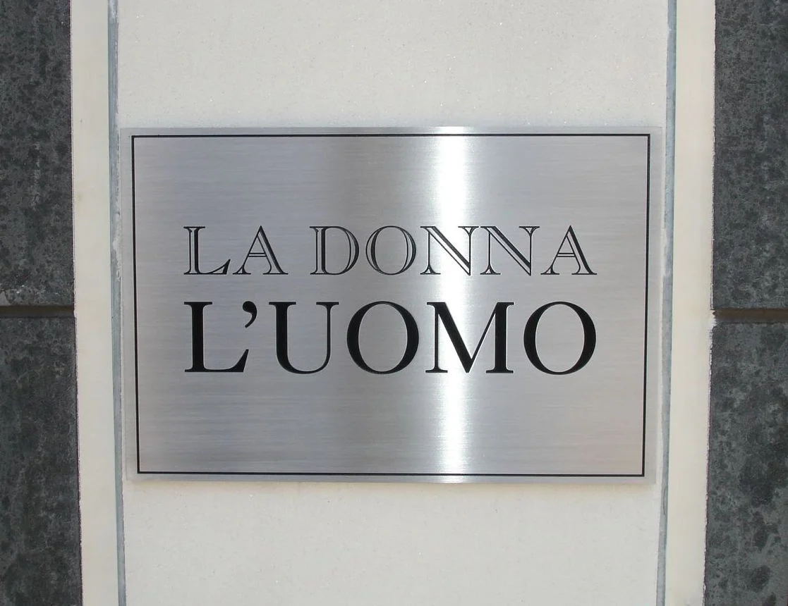  with etched &amp; paint-filled tenant logo graphics. 