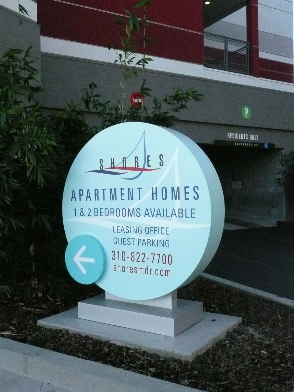 Leasing Directional Sign