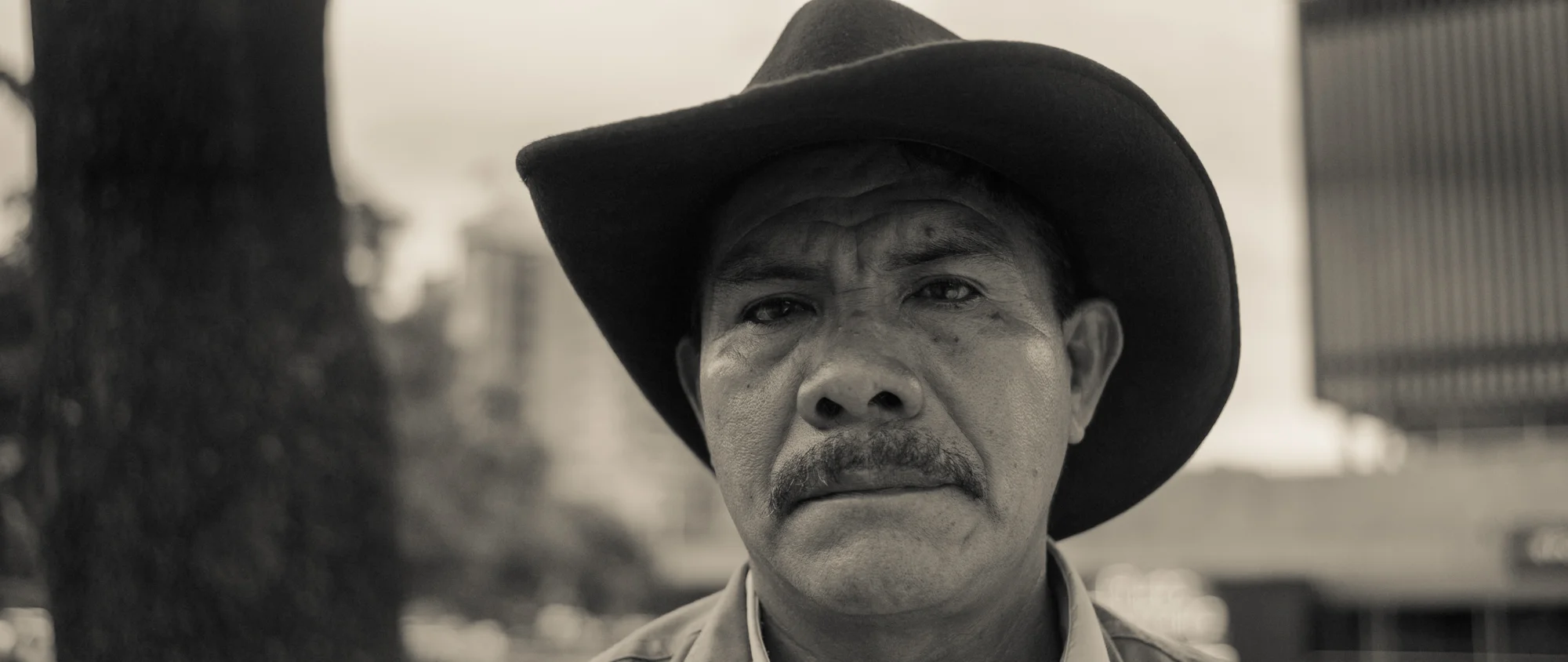  JAIRO YEPES, ARTESANO, PUEBLO SIKUANI 