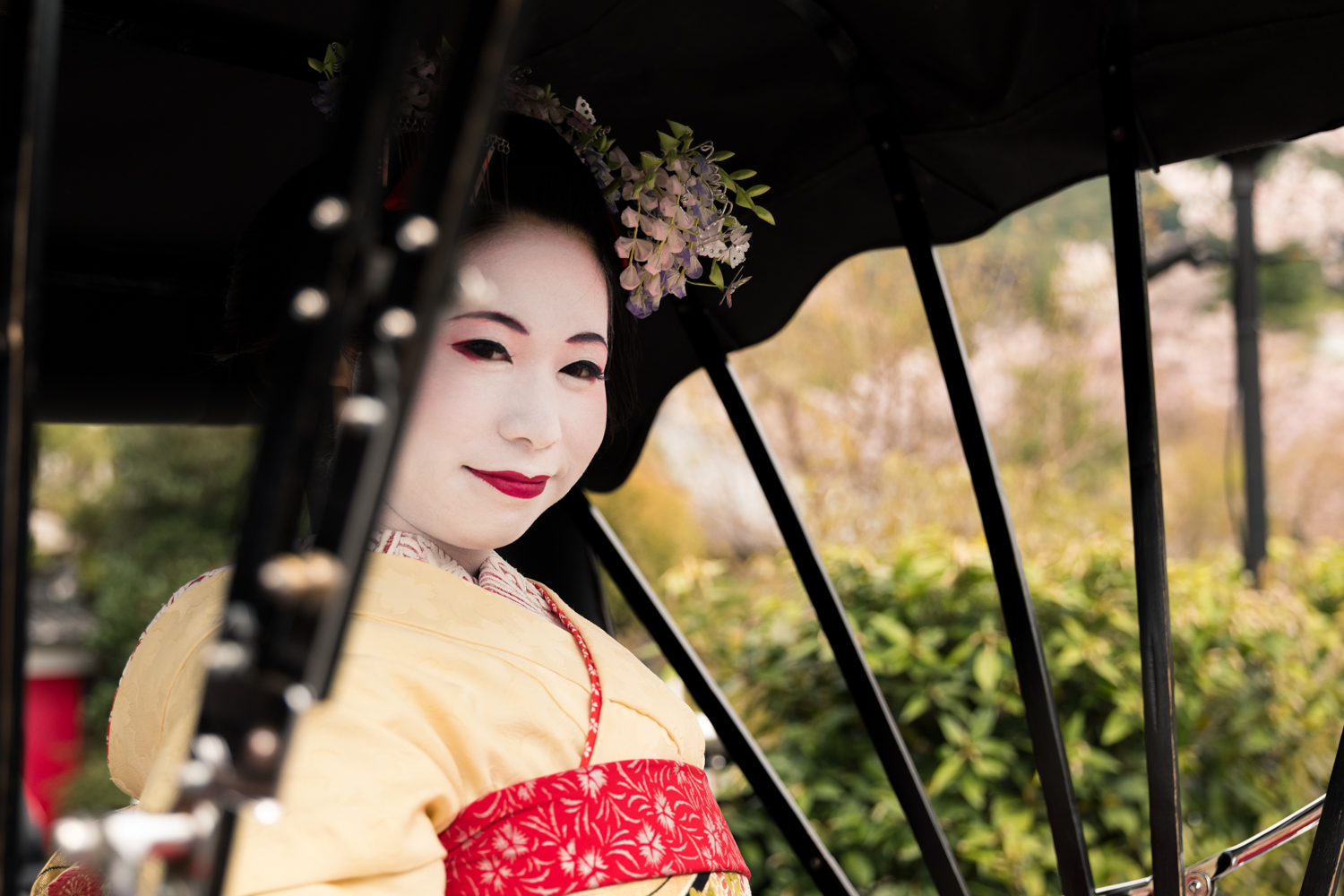 Chinese woman in Gion, Kyoto.