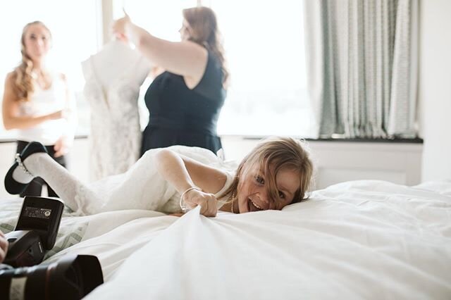 A little bit of joy for your regular Tuesday evening 🥰 jumping on the bed is 100% allowed on wedding day, right?? 😏