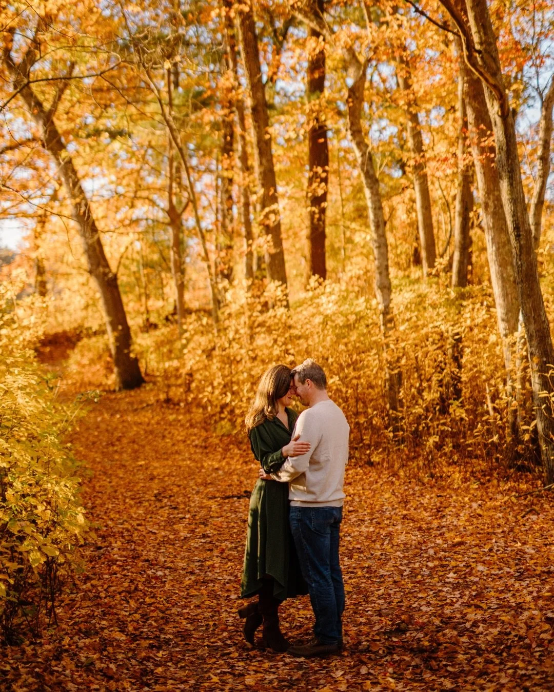 Happy wedding week to these two 🥹 

Finally sharing some of these sunrise engagement photos- we caught a perfect morning full of the most stunning fall colors 🍂

#newenglandweddingphotographer #newhampshireweddingphotographer #fallcolor #engagmentp