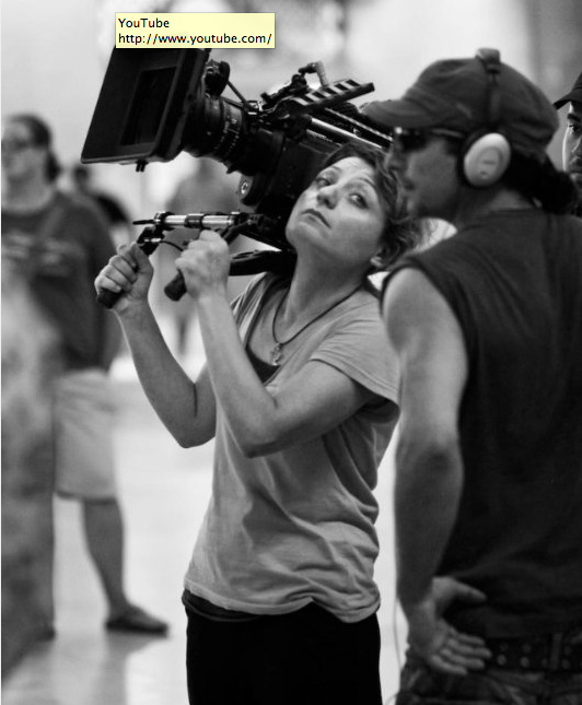 valentina-caniglia-camera-bw.png