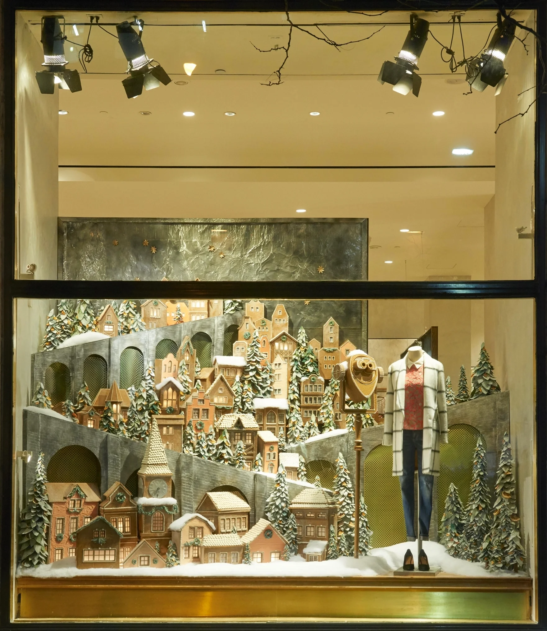 2015_11_14_Anthropologie PR Holiday Windows_Window 4 HiRes.jpg
