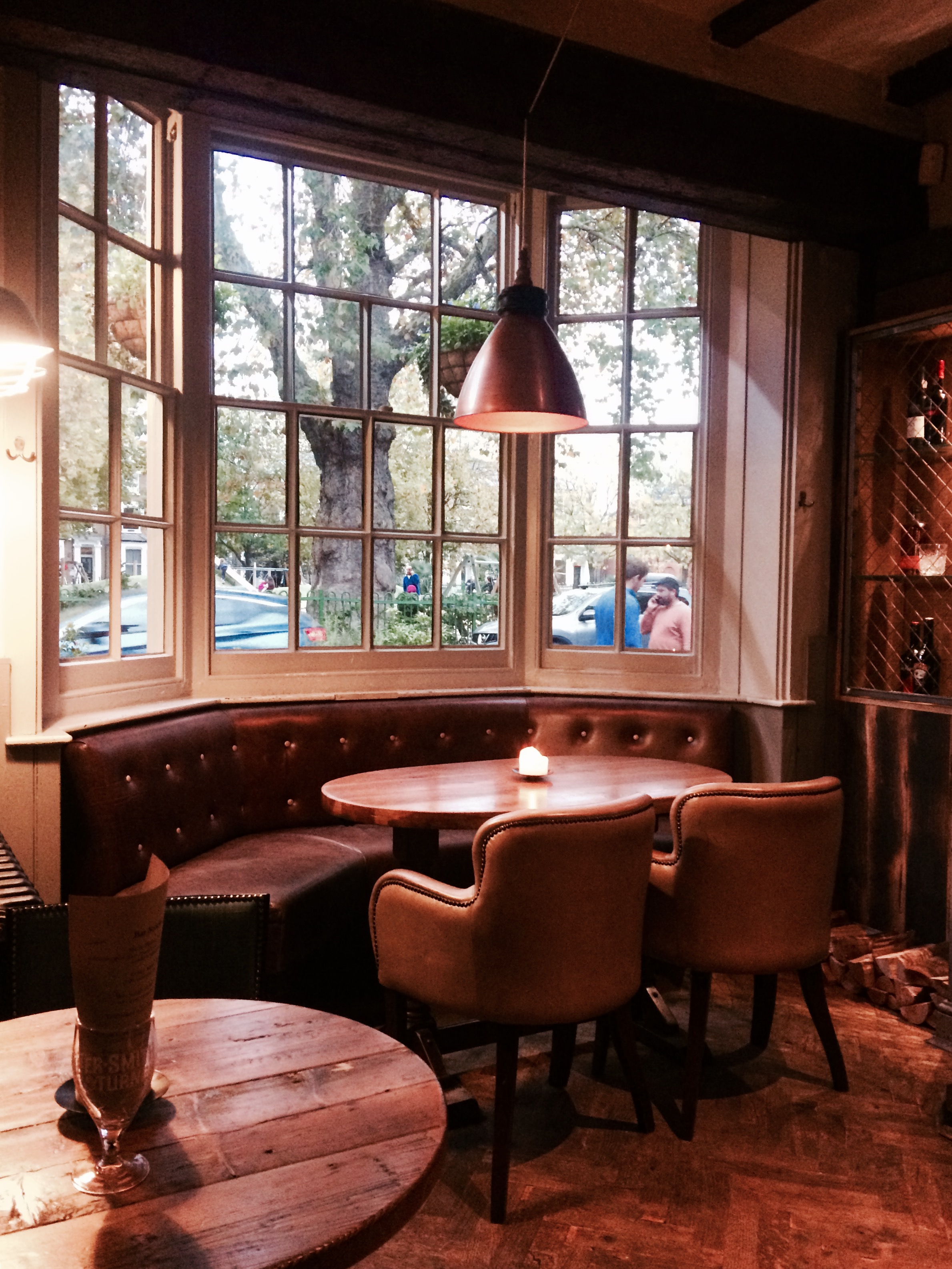 Charming London Pub: The Queens Head, Brook Green in Hammersmith 