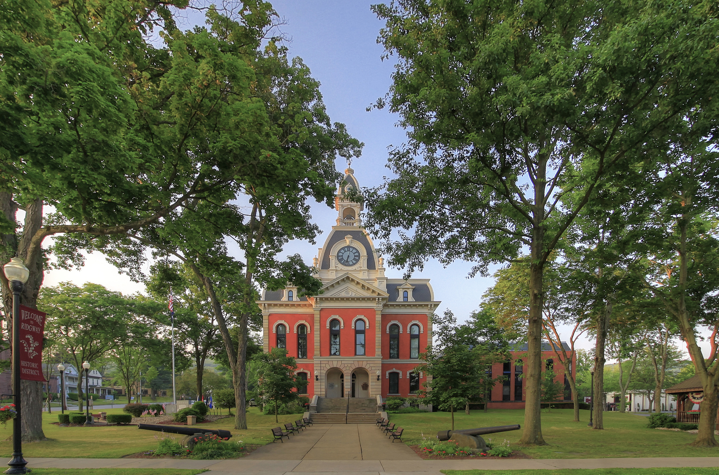 Elk County Court House.jpg