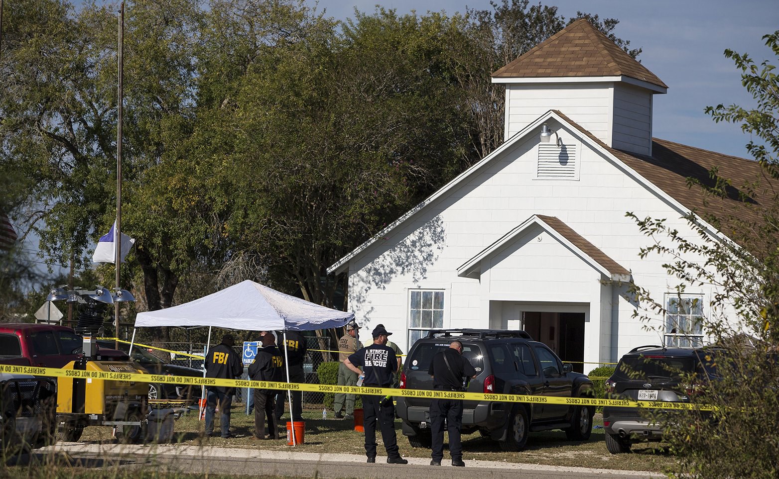 ss-171105-baptist-church-shooting-texas-sutherland-springs-03_6f4142d882c6006e715ca1f9e1591602.fit-2000w.jpg
