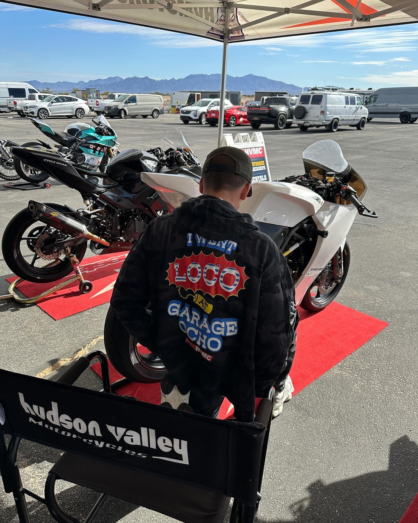The @chuckwallavalleyraceway winter season is winding down! We&rsquo;ve got dates available for bike rentals in March and April. Get out of the cold and come get loco with us so you&rsquo;re fresh in time for the 2024 season. 🌵 🏁 

#RideHVMC #Winte