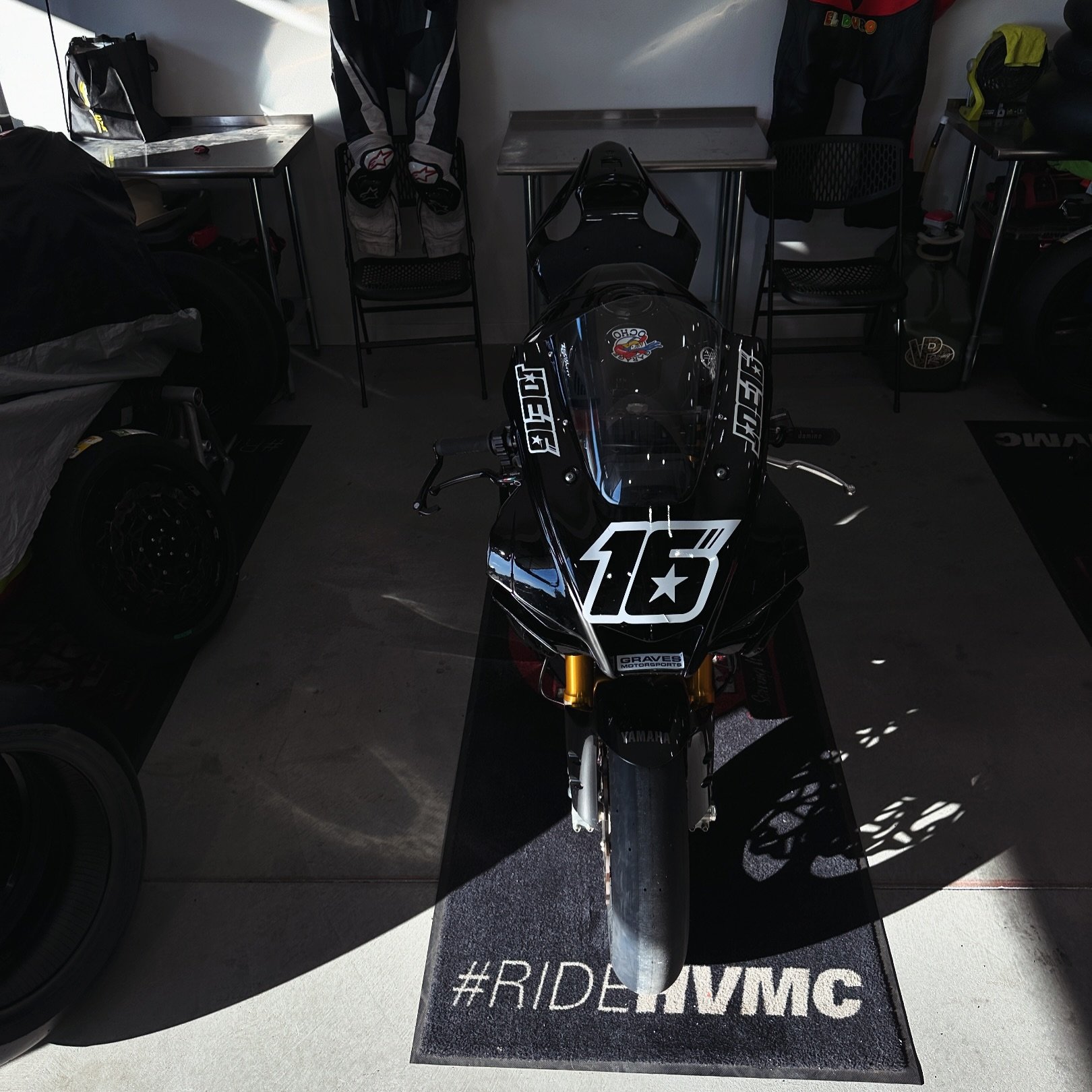 Rumor has it&hellip;. if you train with the Ocho Gang 🎱 you end up on the Moto2 podium 😆✌🏼 @joerobertsracer 

#RideHVMC #GarageOcho #MotoGP #Moto2