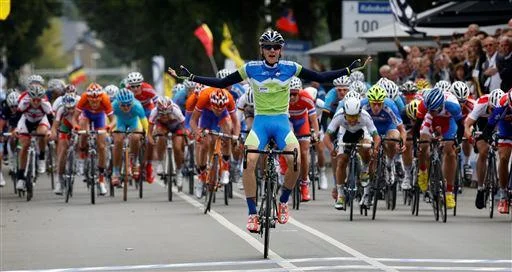 Matej Mohoric is ahead of the pack here and wins the Gold.