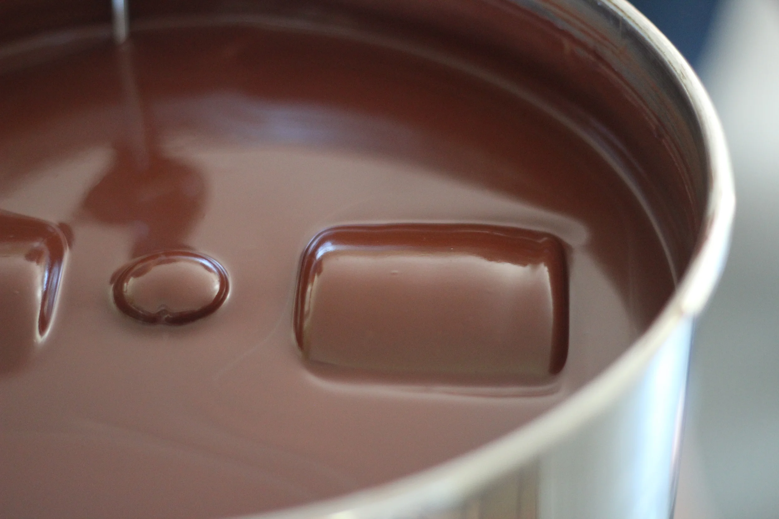 isn't it just... GORGEOUS?! BREATHTAKING?! Making you want to run to the nearest store for a good bar of dark chocolate?!