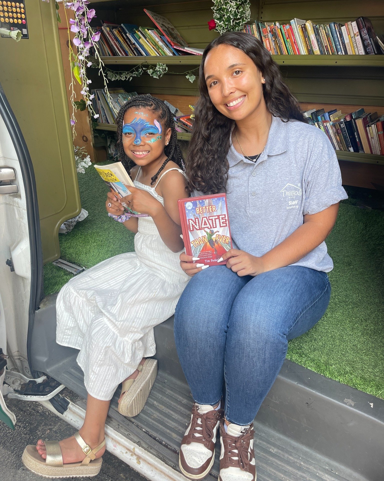 The Traveling Tree House joined Live and Learn for their Day of Play! The events showcased mural installations and invited families to join us in celebrating the spaces!

#phillyreads #rootingcommunity #treehouse20