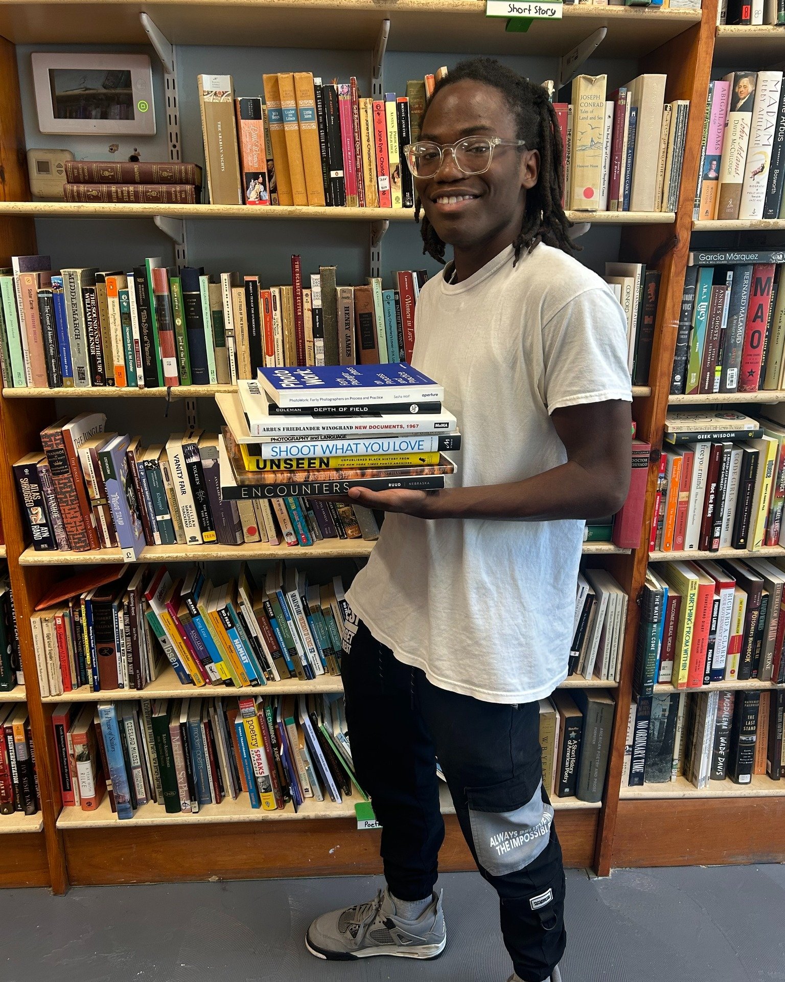 Our resident photographer and filmmaker, Mukhlis, with his photography book haul! 

#TreeHouse20 #treehousebooks