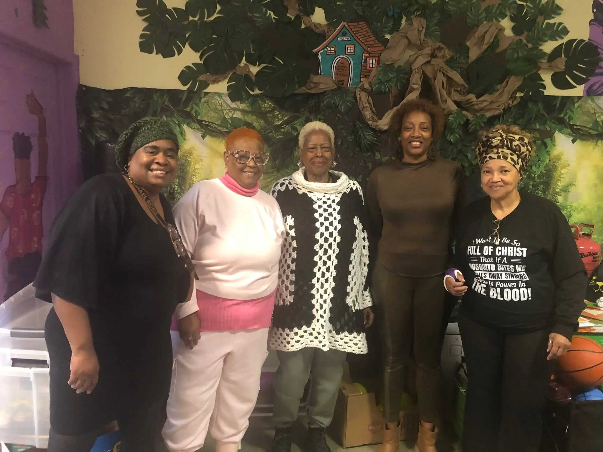 We love getting to host the grandparent's literacy group, which is part of @connectedlyphilly Family Reads Together program. This season, their theme is photography! They have been challenged with finding a photography book that may have meaning to t