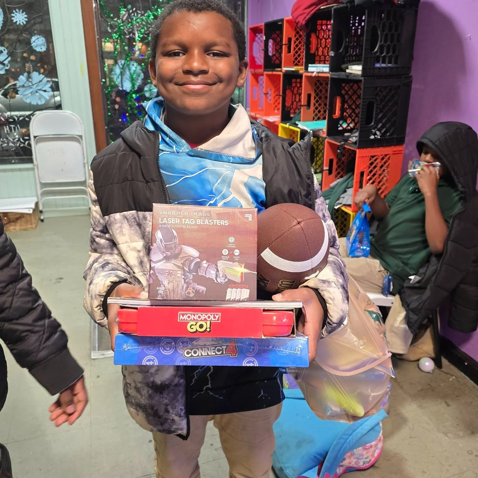 Joy, laughter, and plenty of holiday spirit at our After School Christmas Party! 🎄

Thank you to the Association of Black Psychologists Temple Chapter and Tyrone and Dianne Robinson for sponsoring gifts and making this celebration possible for our s
