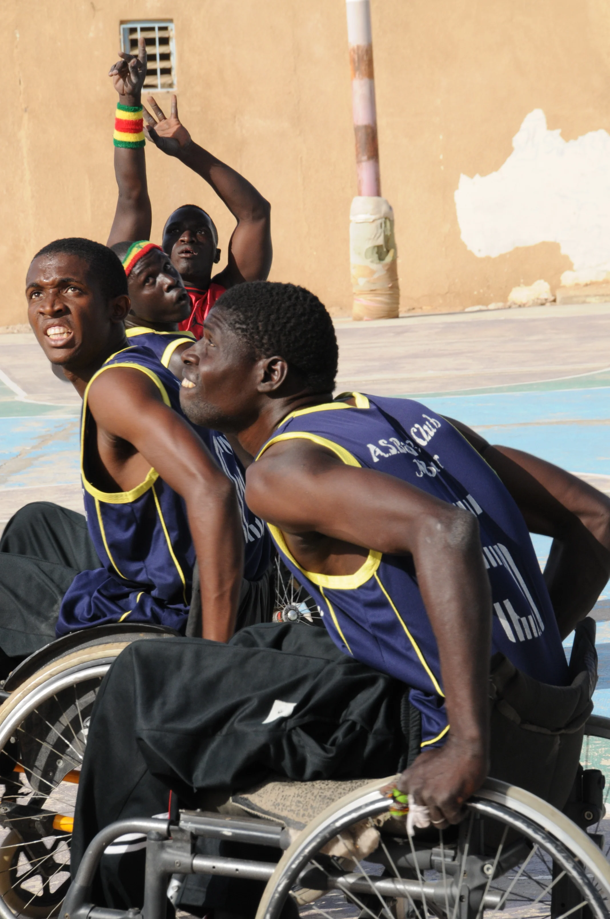  &nbsp;In their second game of the tournament, Talibou Dabo took the lead early Faye shoots over the opponents. &nbsp; 
