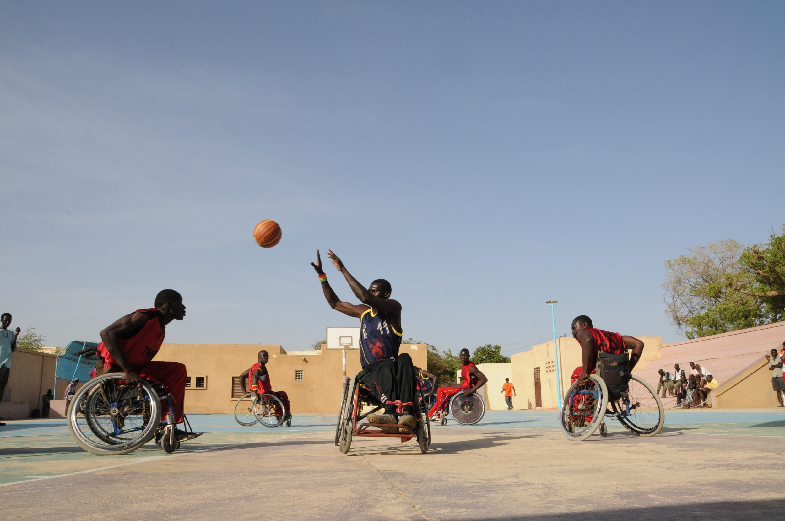  The Talibou Dabo defense converges on the other team during their first game of the Senegal National Championships. The team easily won the afternoon match.    