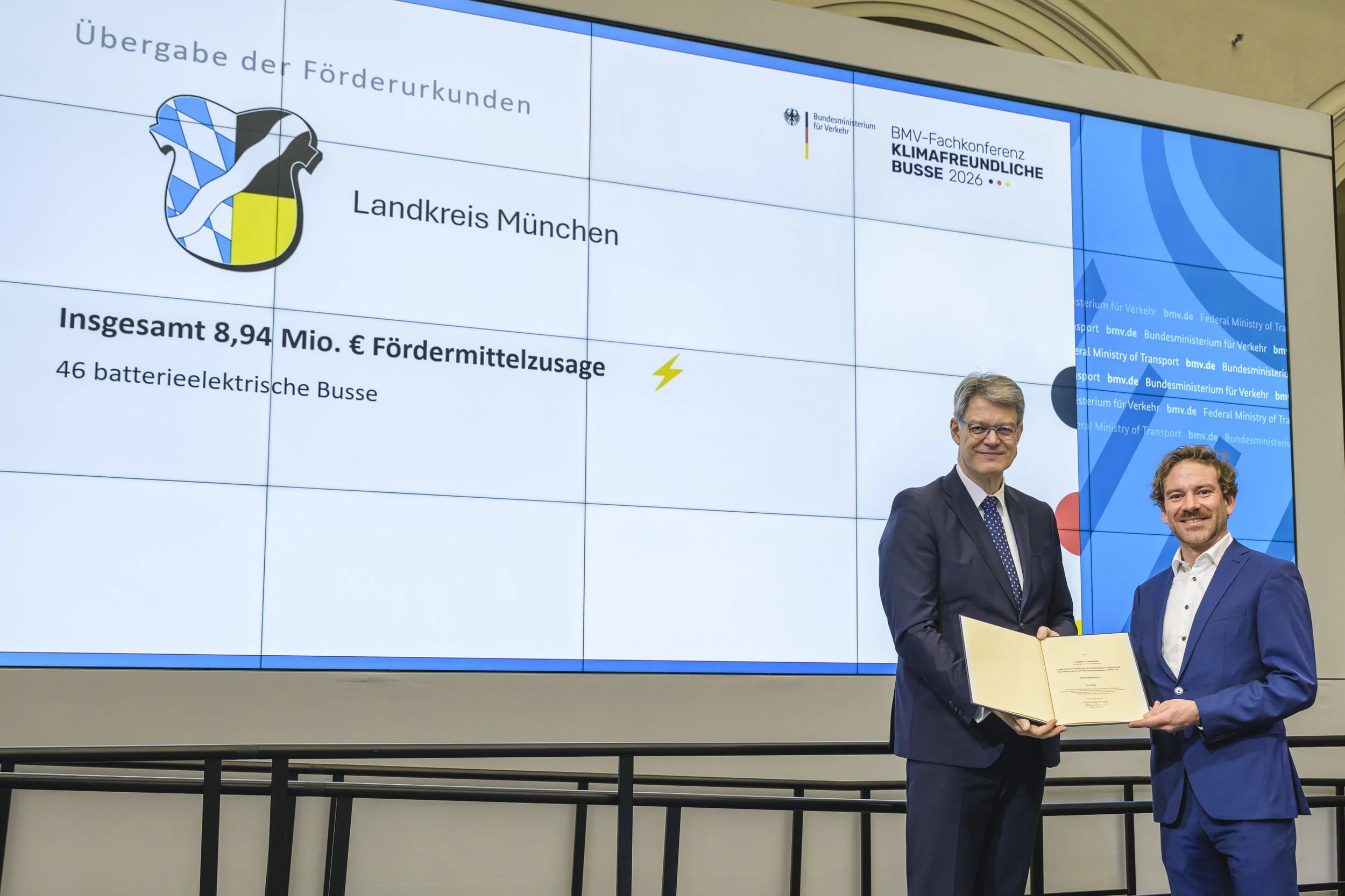 Übergabe Förderurkunden.jpg