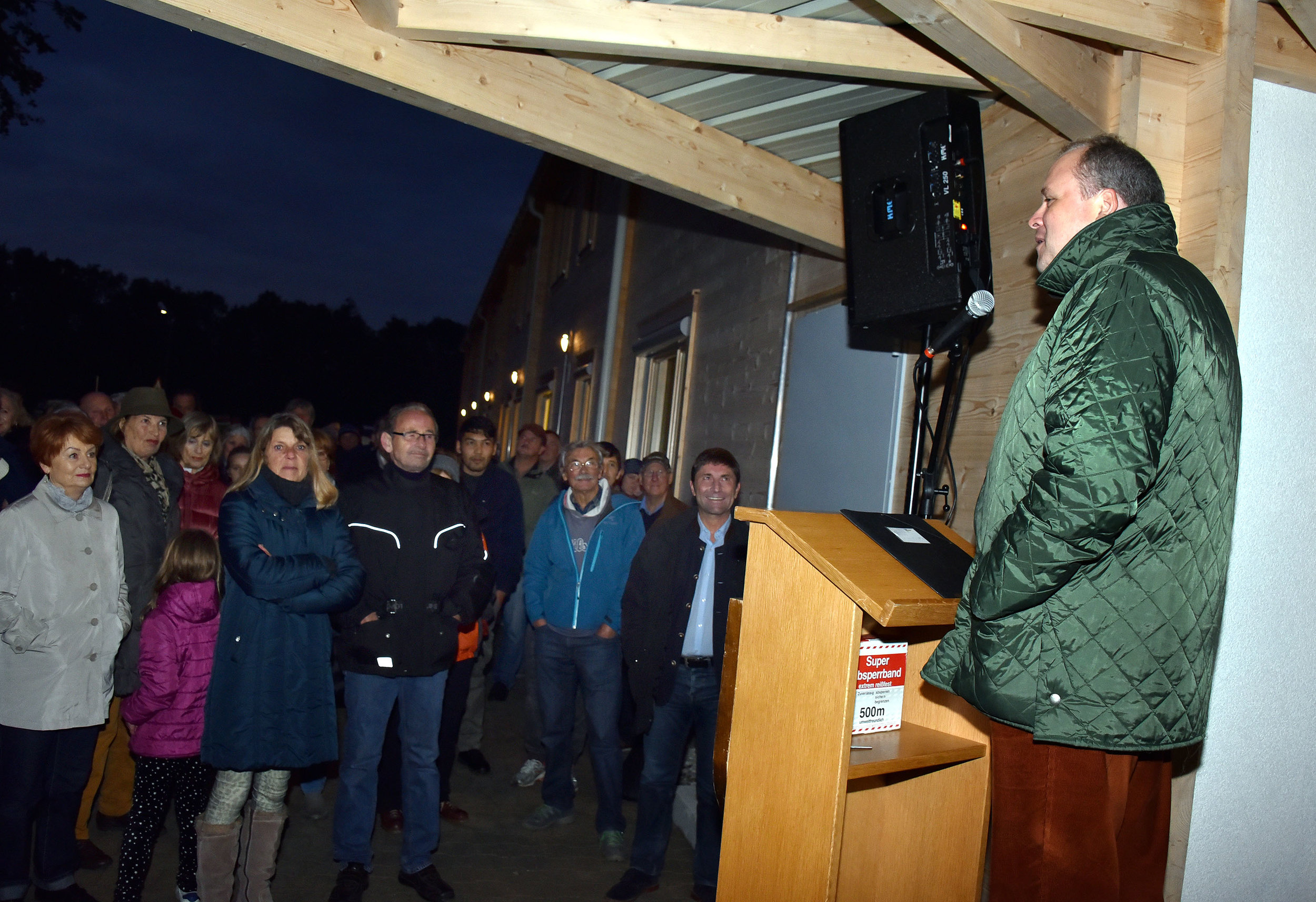 Begrüßte die anwesenden Bürgerinnen und Bürger: Landrat Christoph Göbel. (Foto: Gerald Förtsch)