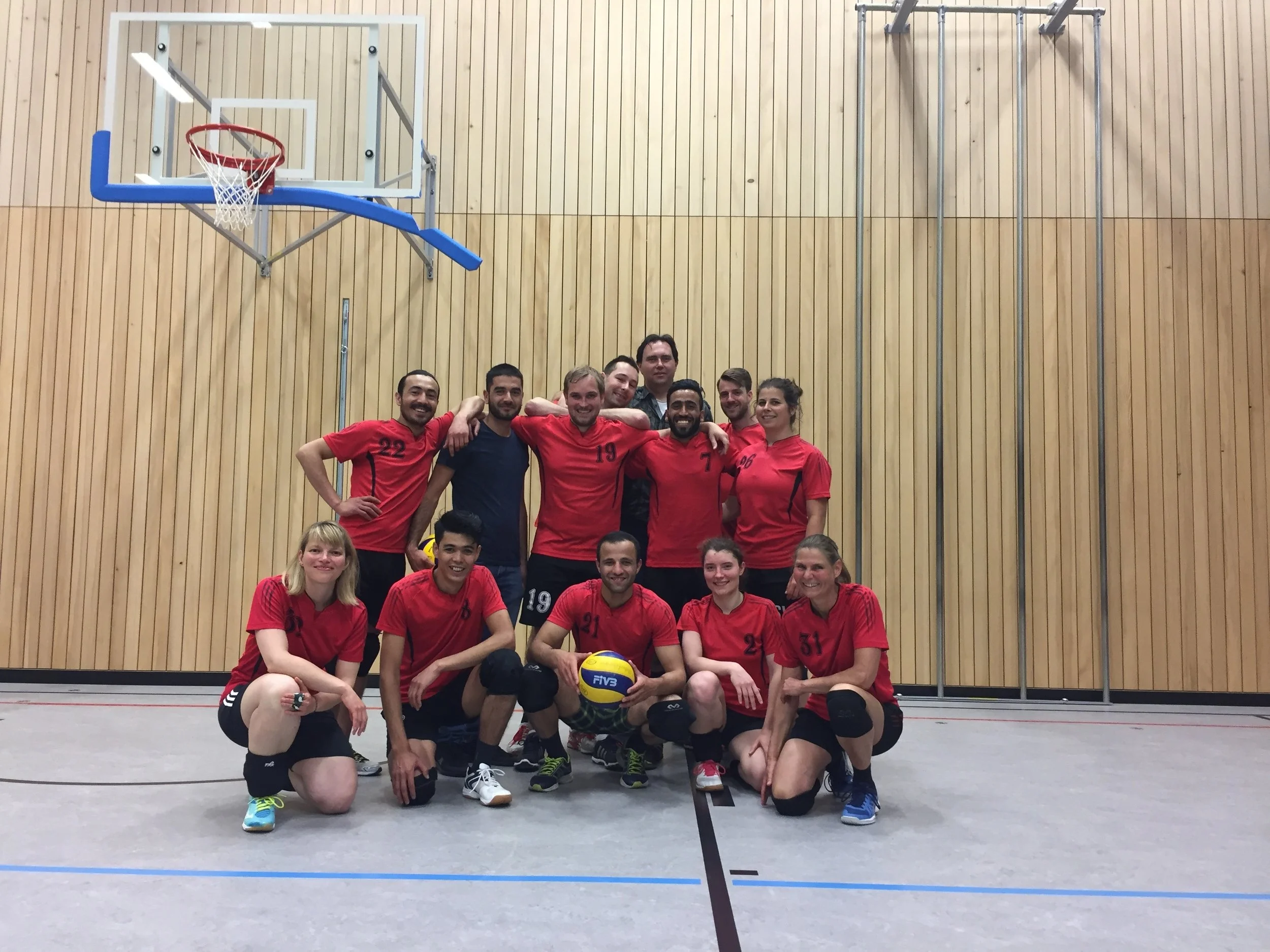 2018 05 15 TSV Unterföhring Volleyball Aufstieg Servus und Salam.jpg