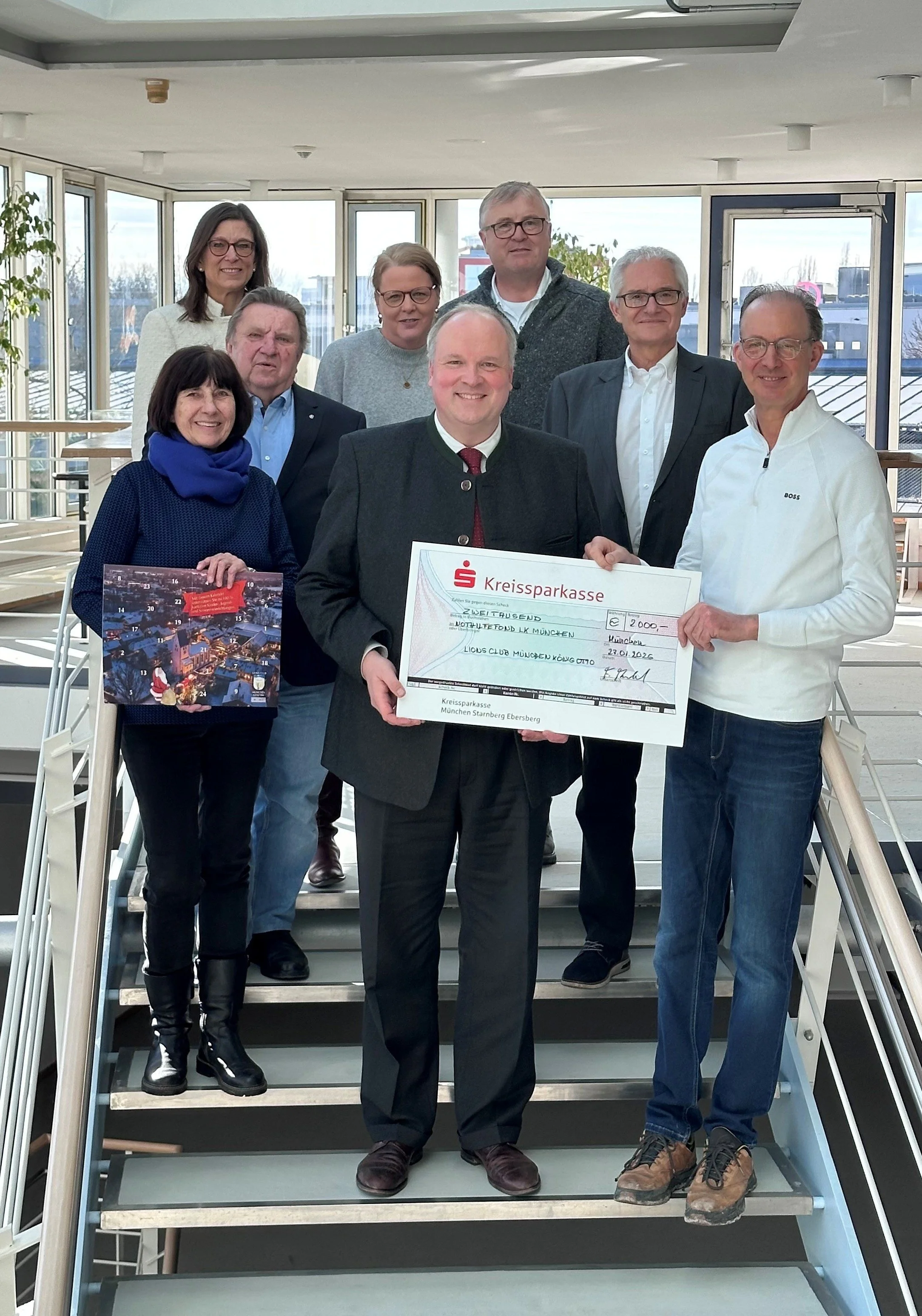 Foto zu PM AWO Spende Nothilfefonds LK Muc Lions Club.jpg