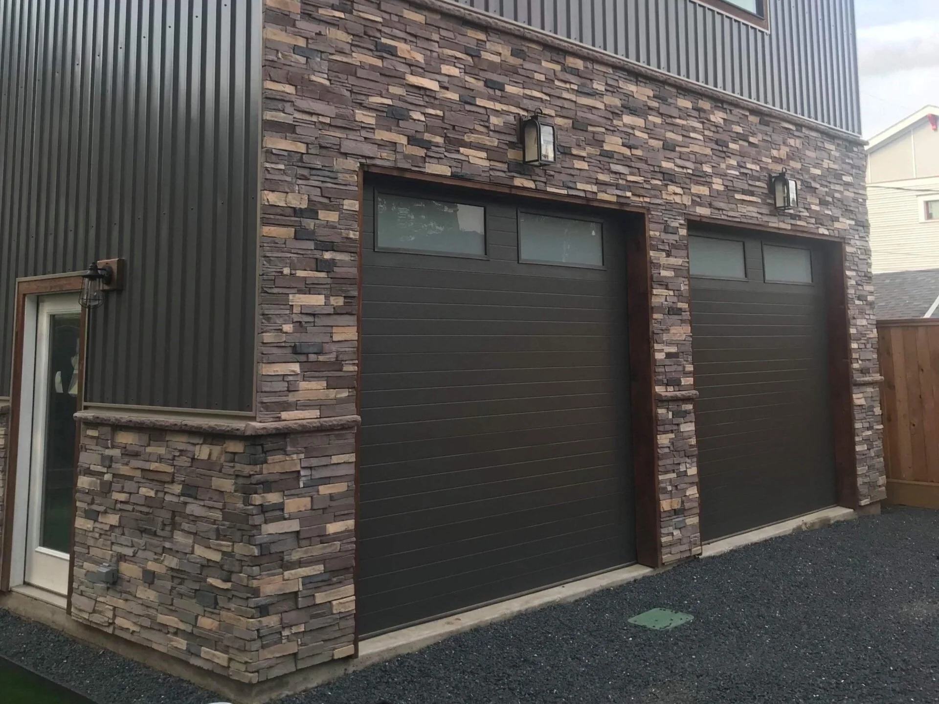 ADORN® Mortarless Stone Veneer