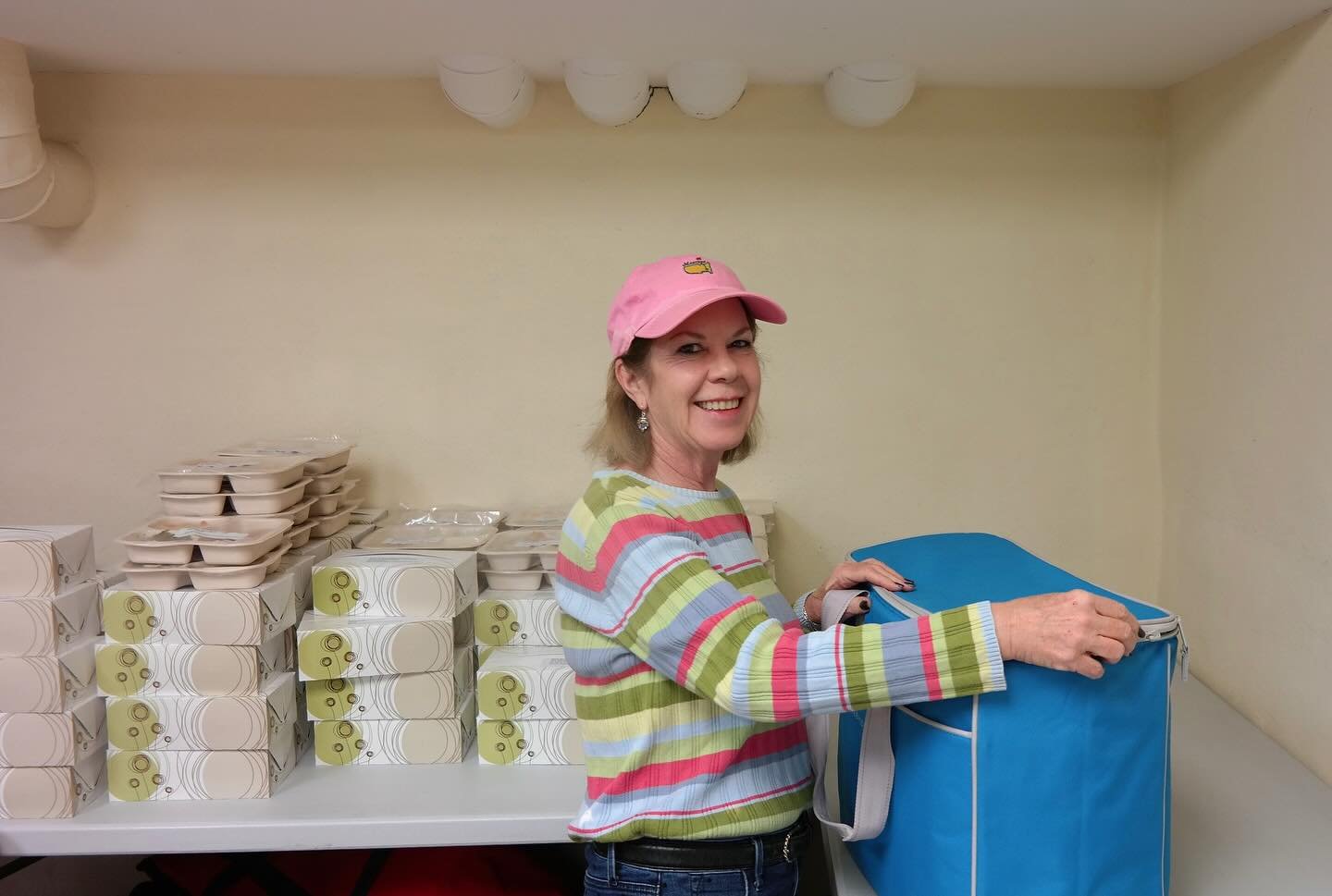 Did you know, every week day our volunteers are helping us pack and deliver over 275 meals to our neighbors&rsquo; front doors? 🤯

Not only does Meals on Wheels deliver a meal, we provide access to library services, we deliver free pet food each wee