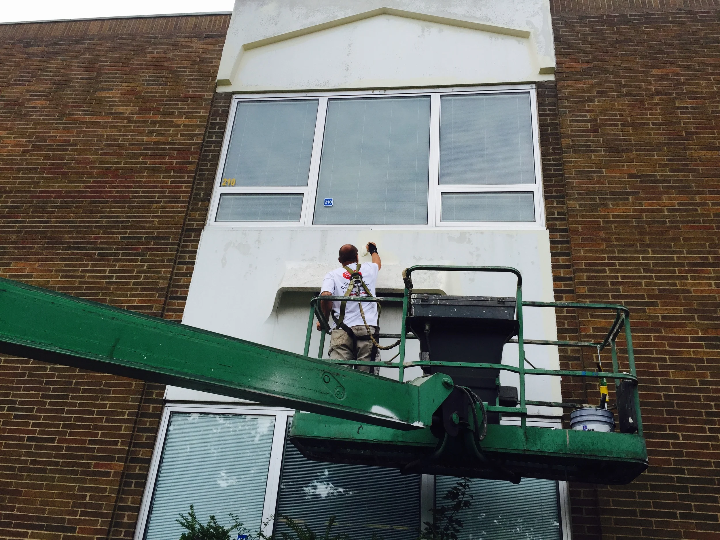 Achieve remarkable results with dry weather painting, free from spring rain and the summer's humidity.