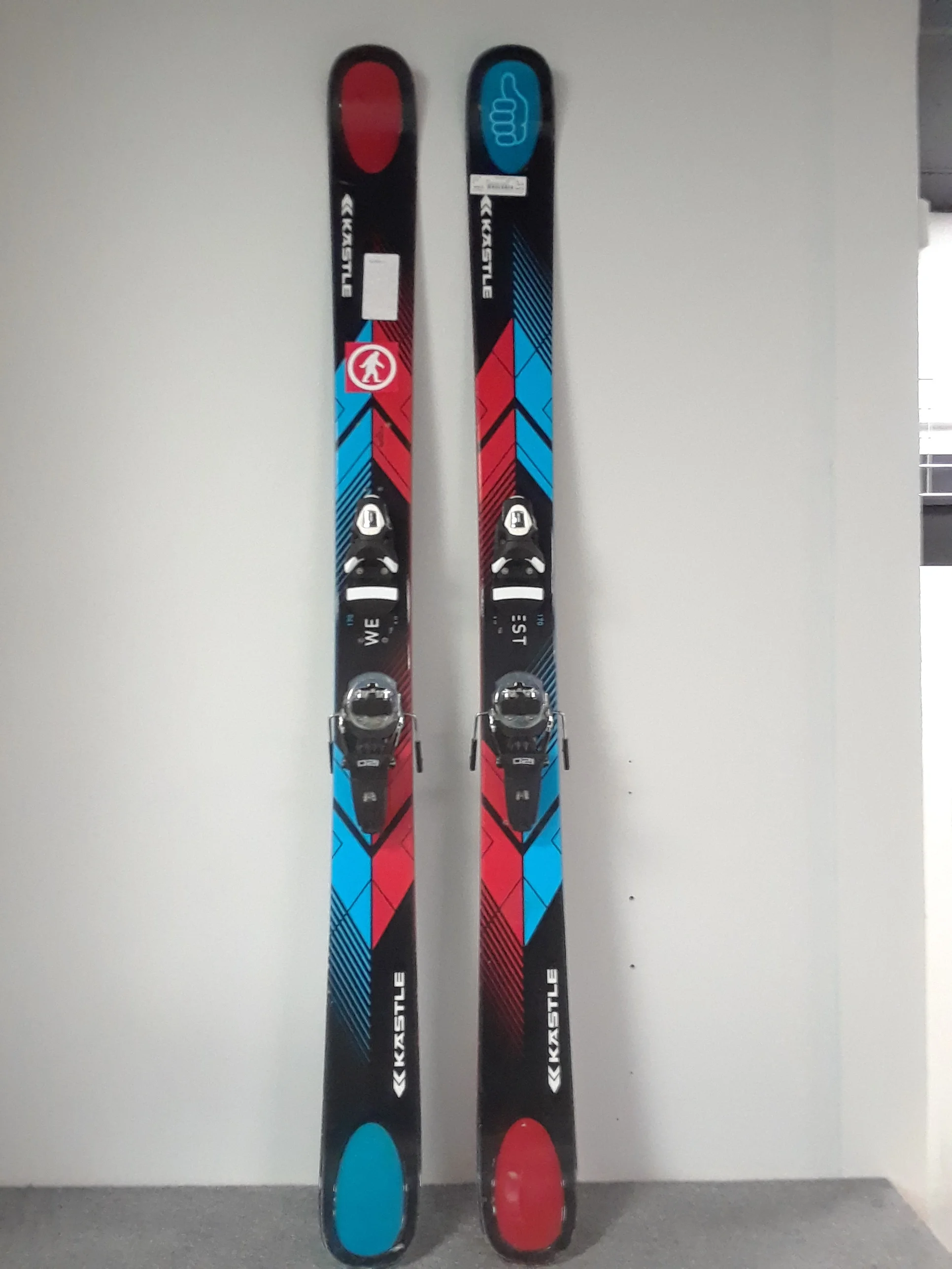 What we have here is the 2013 170 Kastle West 110 with the Rossi FKS 120 bindings. The planks are in great condition and we have this $1,000 value (including the bindings) priced at $499. 