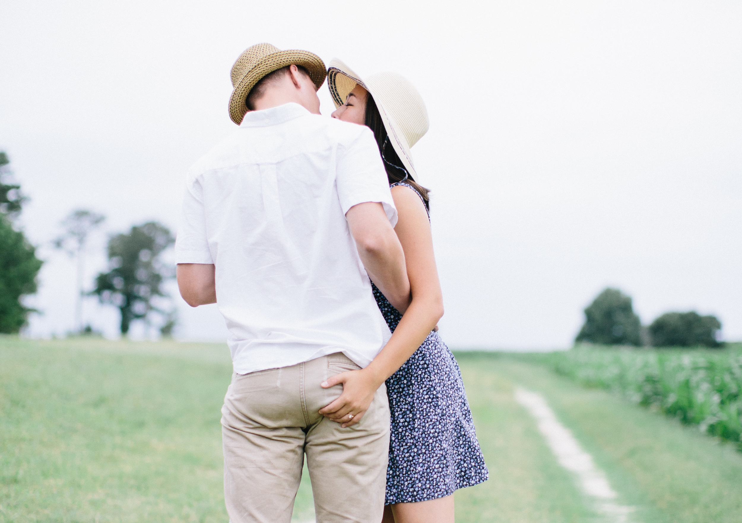 Lauren + Alex: engaged! | Hayes Plantation, Edenton, NC | Merritt Chesson Photography