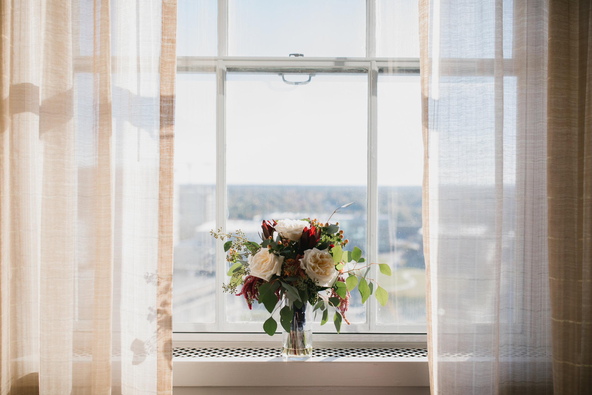 Kate + Matt's wedding at 21c Museum Hotel in Durham | wedding + portrait photographer in Durahm, NC | Merritt Chesson Photography