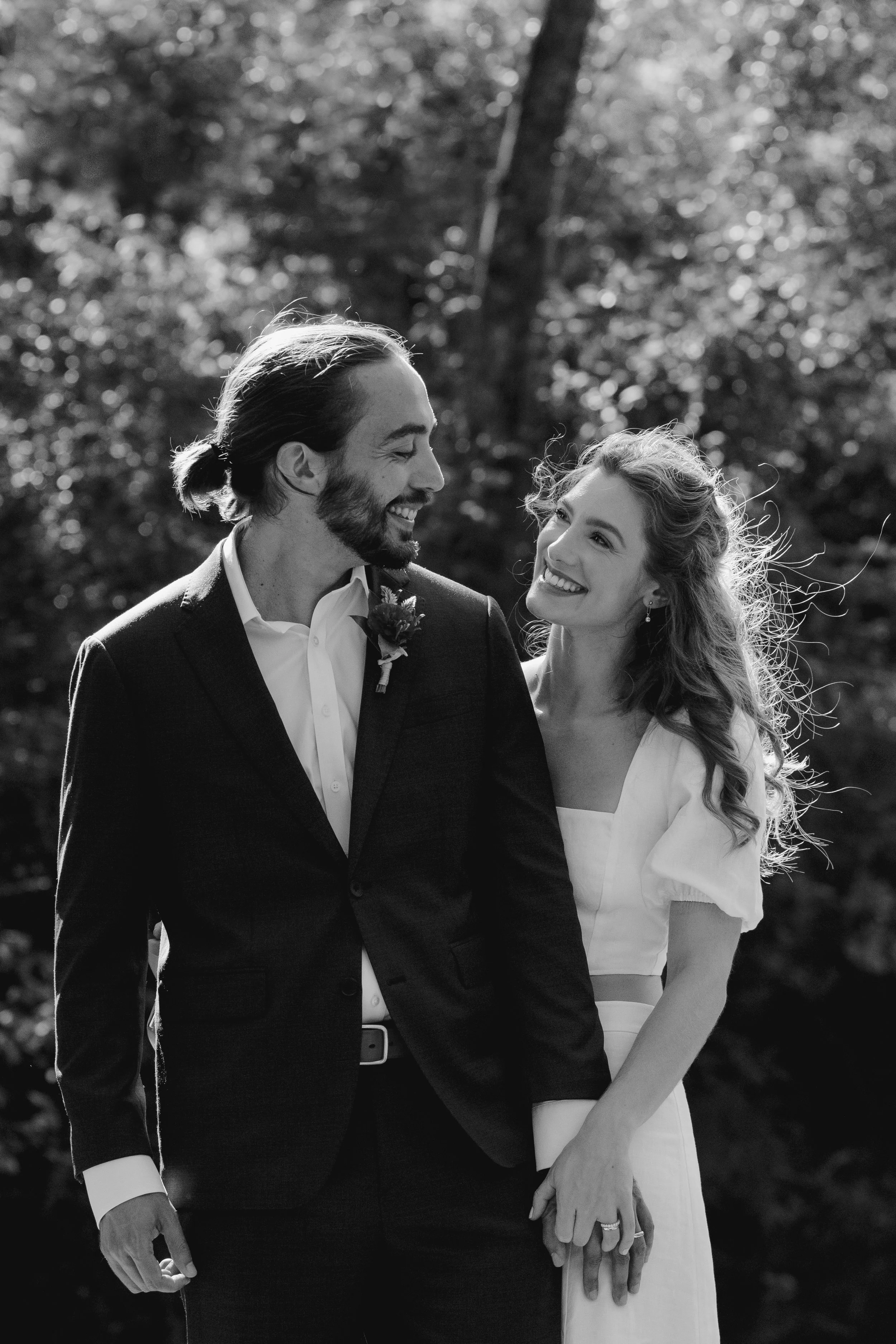 Couple portraits by the Eno River after courthouse wedding in Hillsborough, NC | Durham, NC photographer | Merritt Chesson Photography