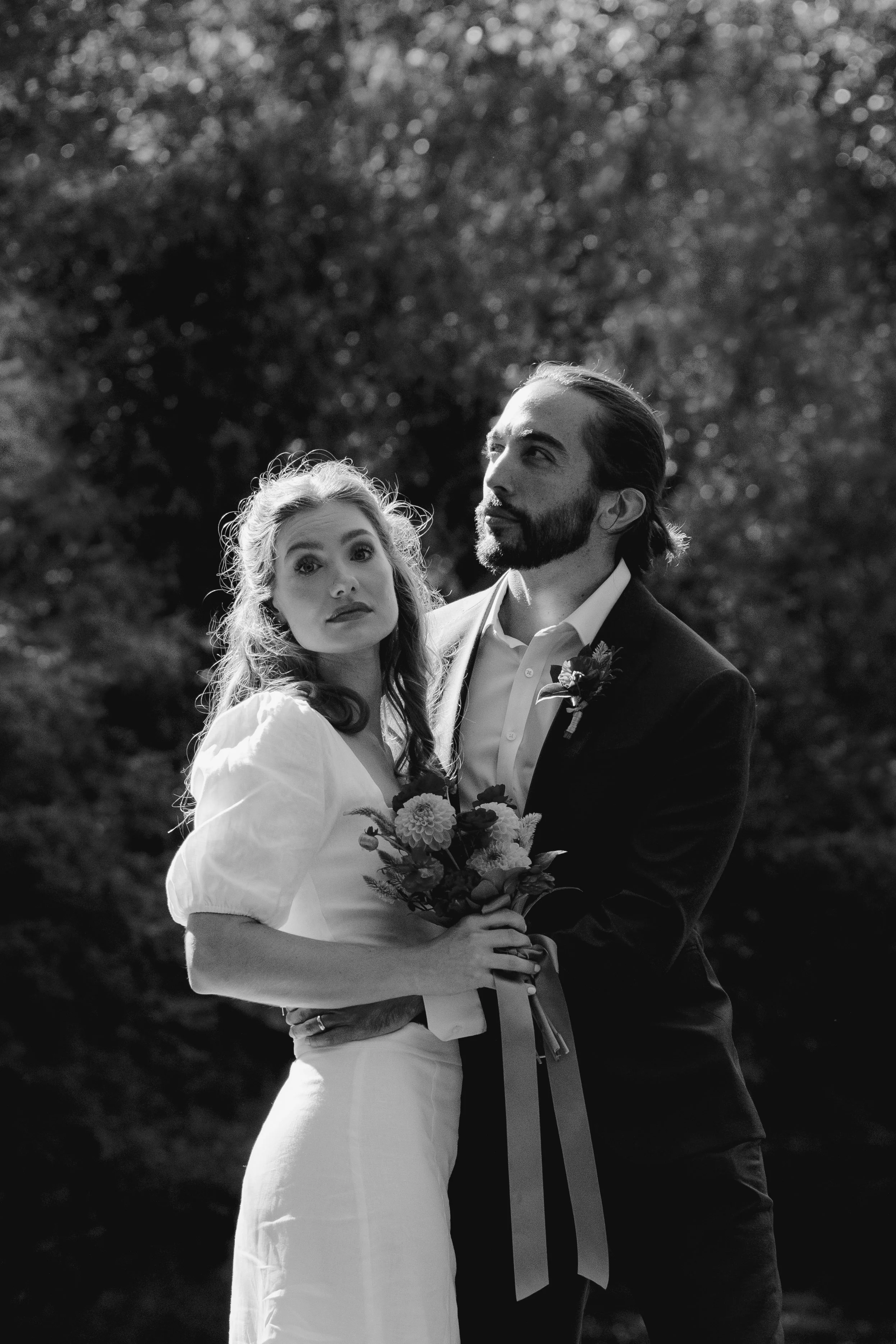 Couple portraits by the Eno River after courthouse wedding in Hillsborough, NC | Durham, NC photographer | Merritt Chesson Photography