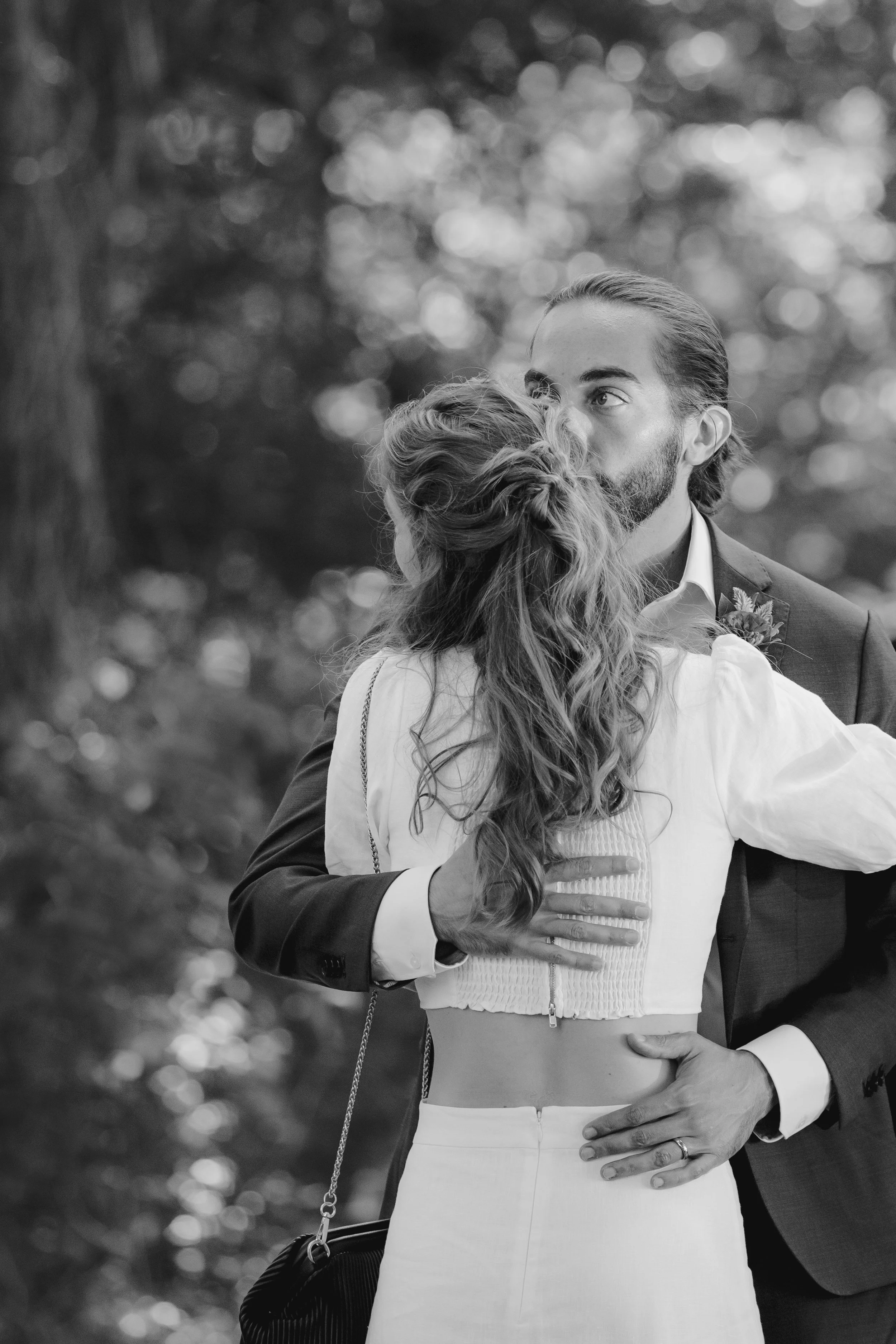 Couple portraits by the Eno River after courthouse wedding in Hillsborough, NC | Durham, NC photographer | Merritt Chesson Photography