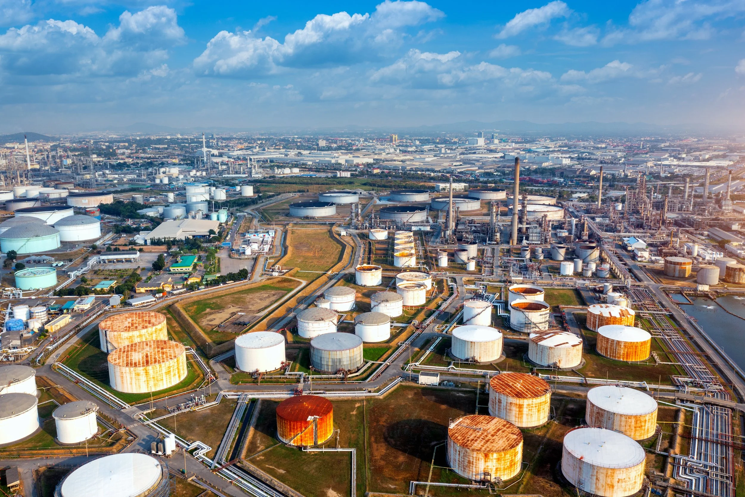 Top Notification Solutions for Enhancing Worker Safety Across the Oil and Gas Industry