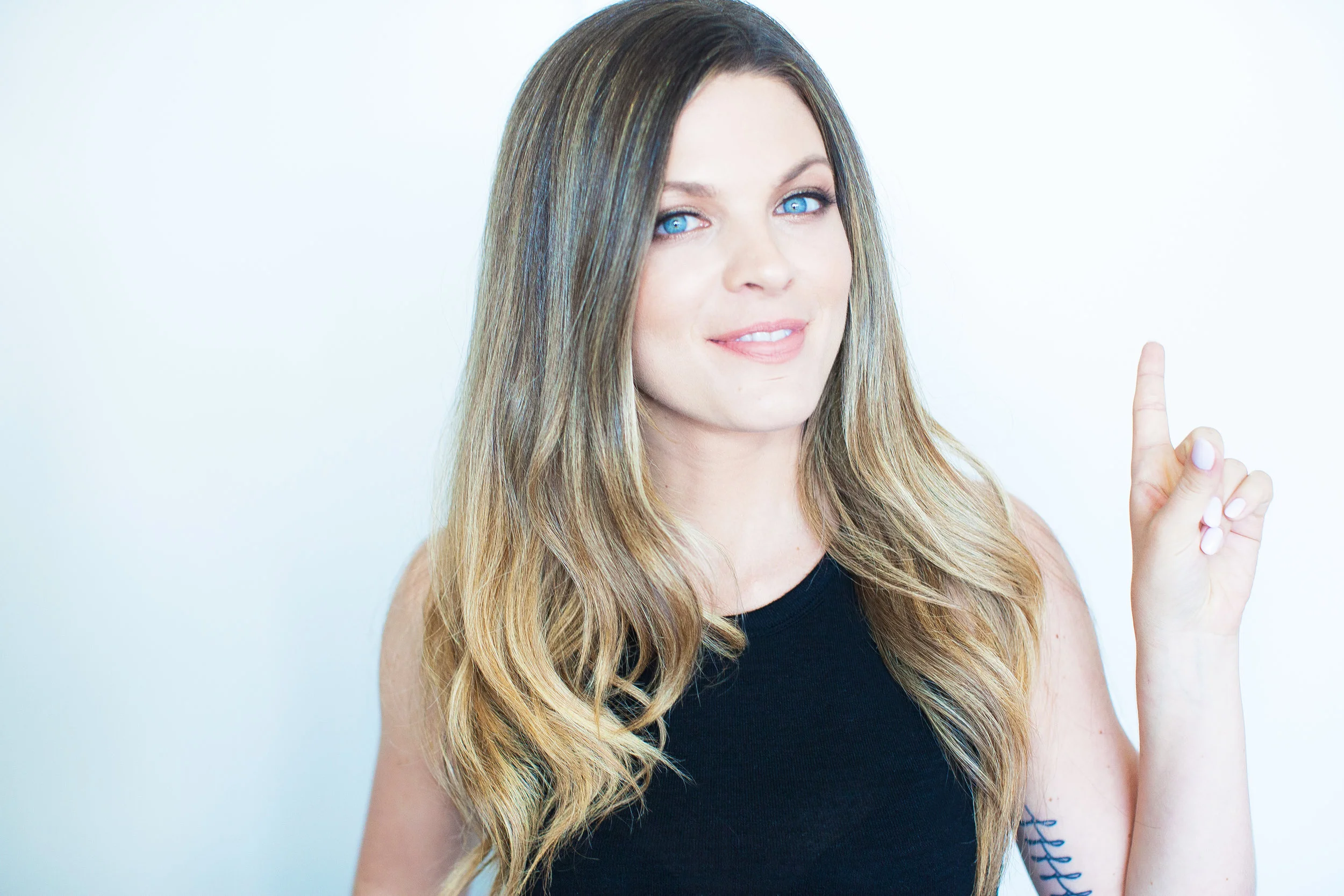 EP (6) Sunny Lenarduzzi From relatively unknown in the digital media