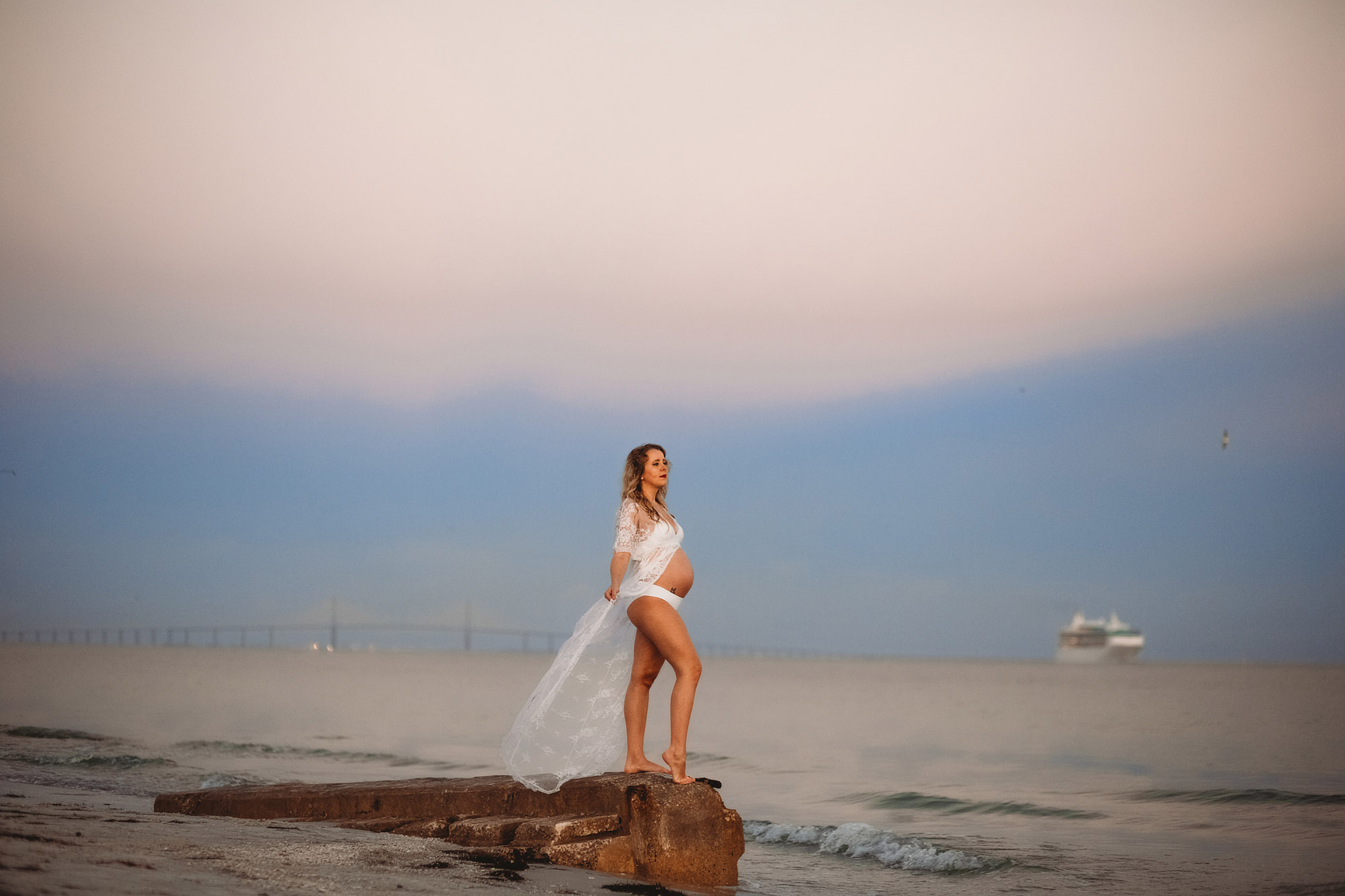 sunset beach maternity pictures, maternity photography at the beach